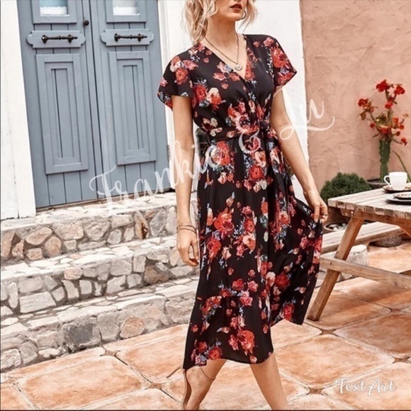 Black Floral Midi Dress Wrap Style Short Sleeve Boho Chic NWT - Picture 2 of 3